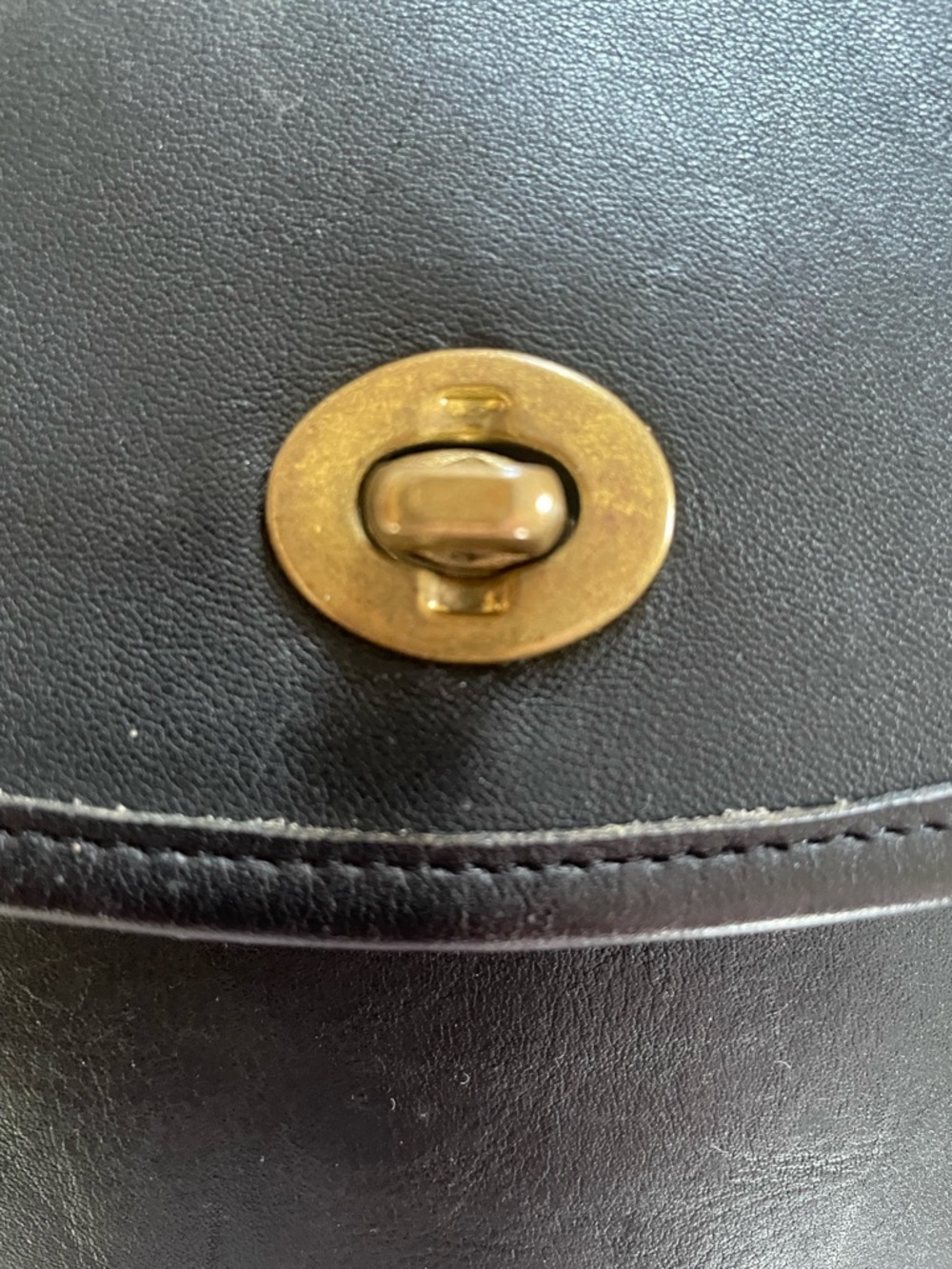 Coach Vintage Willis Turnlock Flap Black Leather Crossbody Bag - Picture 2 of 16